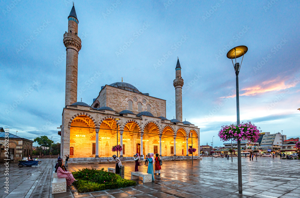 1000_F_342823811_oA8JE57vgeRFn9k3yyj7uuV1Yn2sciMH