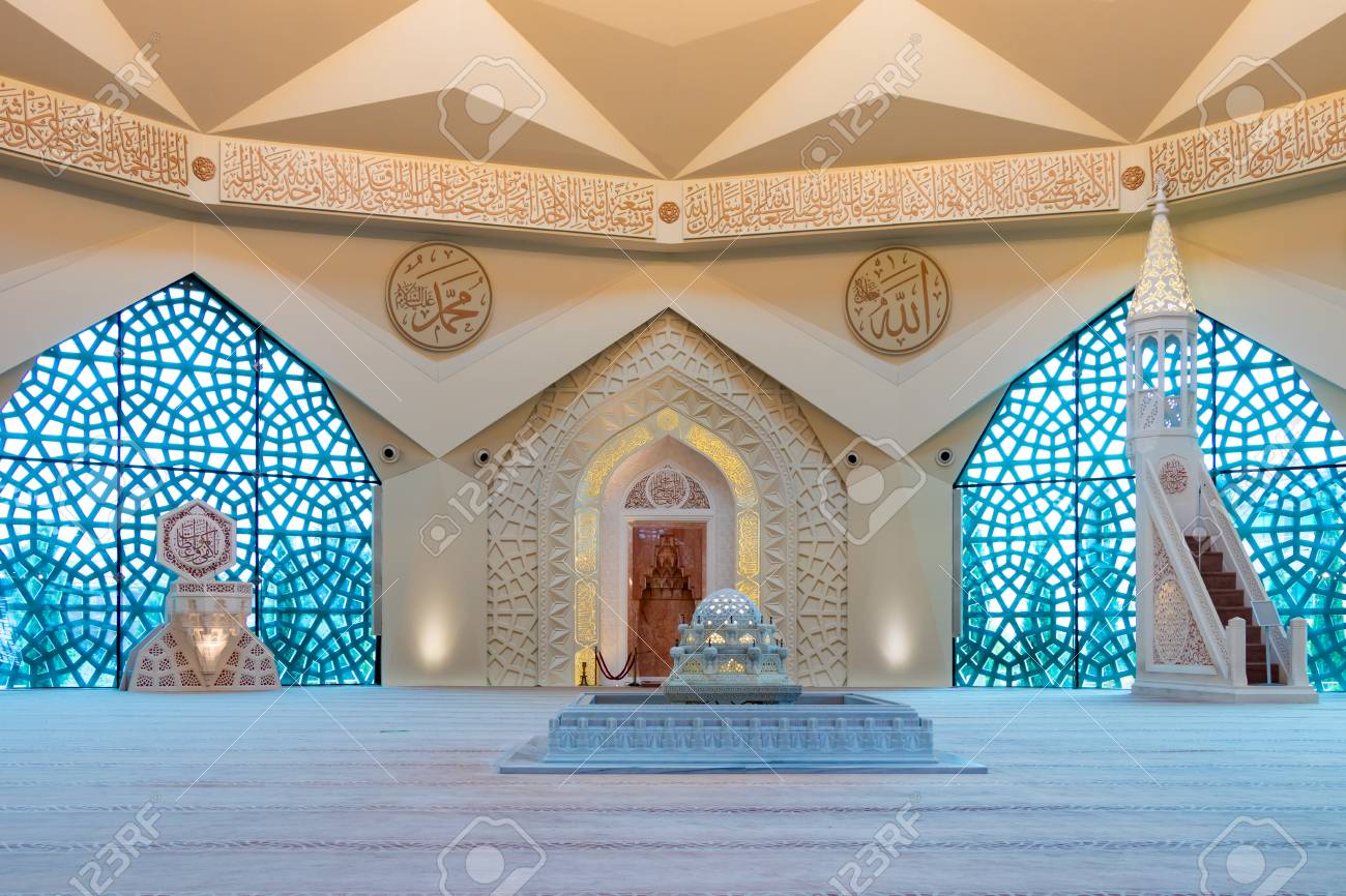 121602370-istanbul-turkey-september-8-2018-interior-of-marmara-university-faculty-of-theology-mosque-turkish