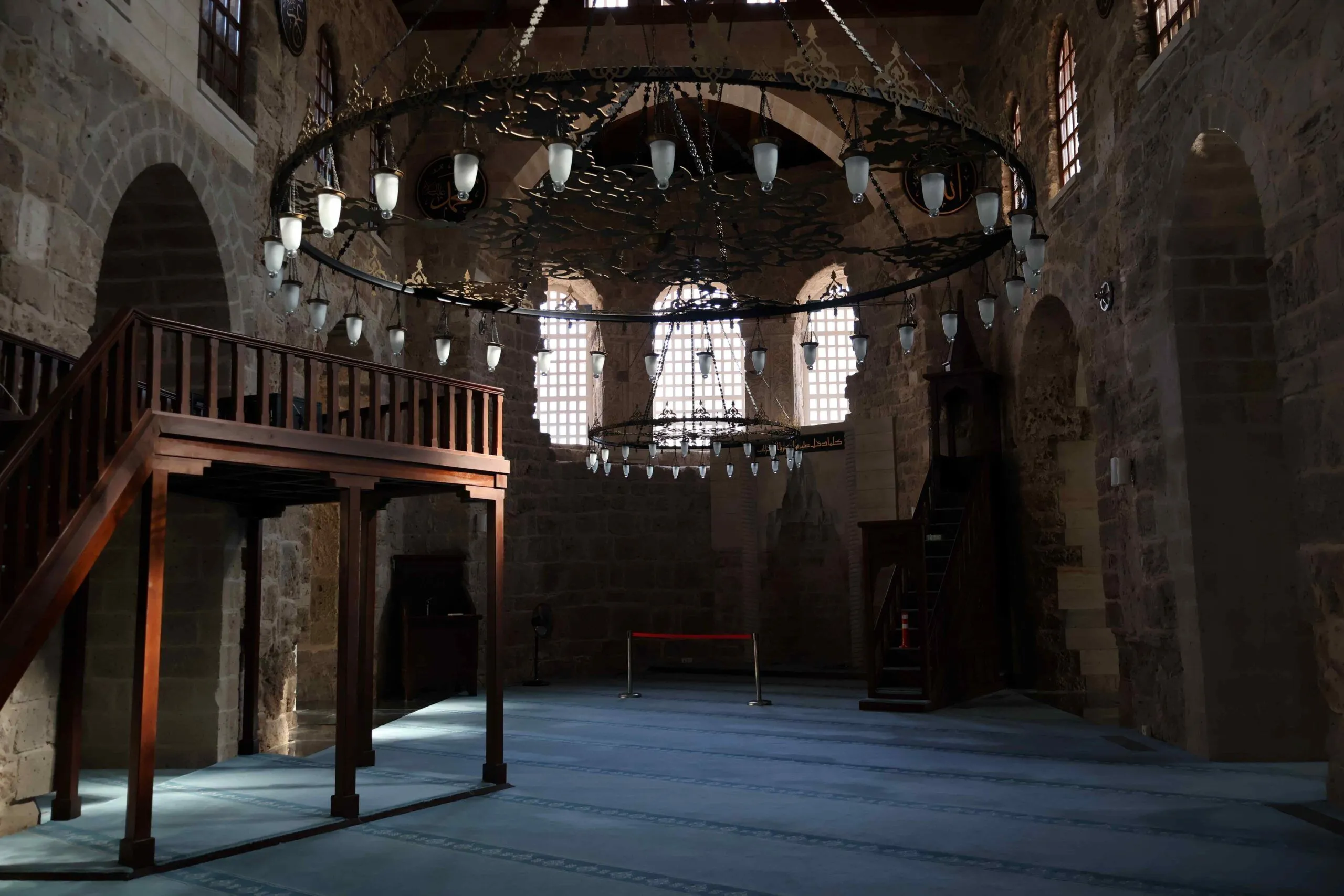 inside-of-kesik-minare-mosque-close-up-scaled